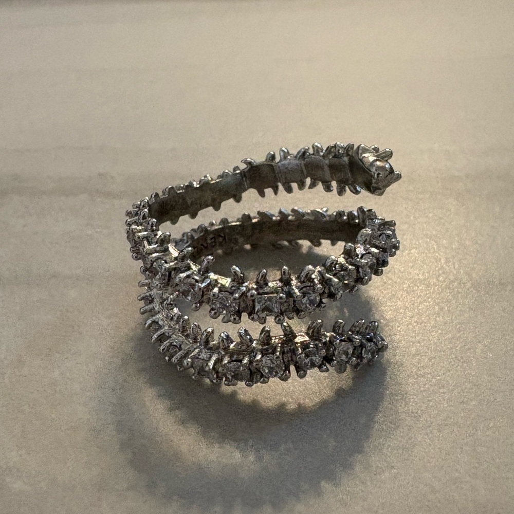 Kendra Scott Rhodium Beck ring- size 7